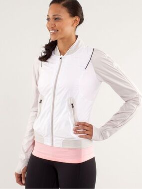 Lululemon Run: Two To Make It True Reversible Jacket Size 4